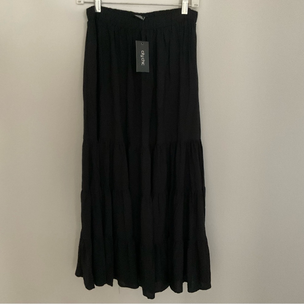 City Chic NWT Tiered Skirt in Black